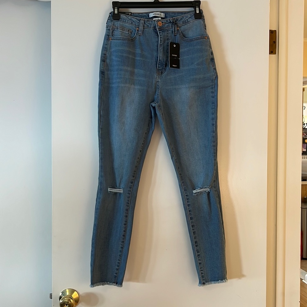 Forever 21 High Rise Ripped Curvy Jeans NWT